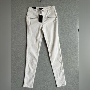 RedFox Jeans Women’s Medium White Denim Medium NWT Zipper